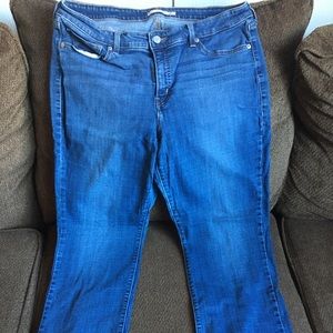 Levi Womens Plus size 18W Relaxed straight Jeans